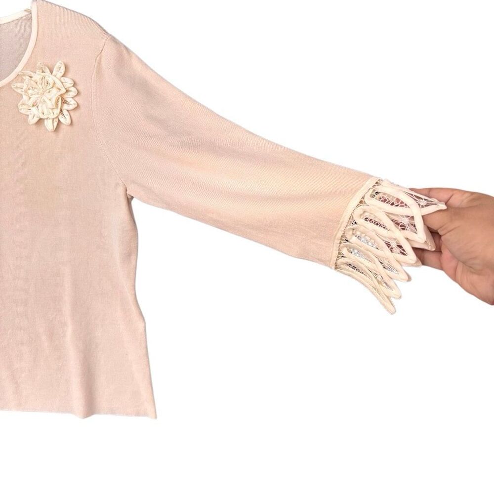 STUDIO by Liz Claiborne Y2K Cream Beige Knit Top Medium Petite Floral Appliqué - Picture 6 of 8